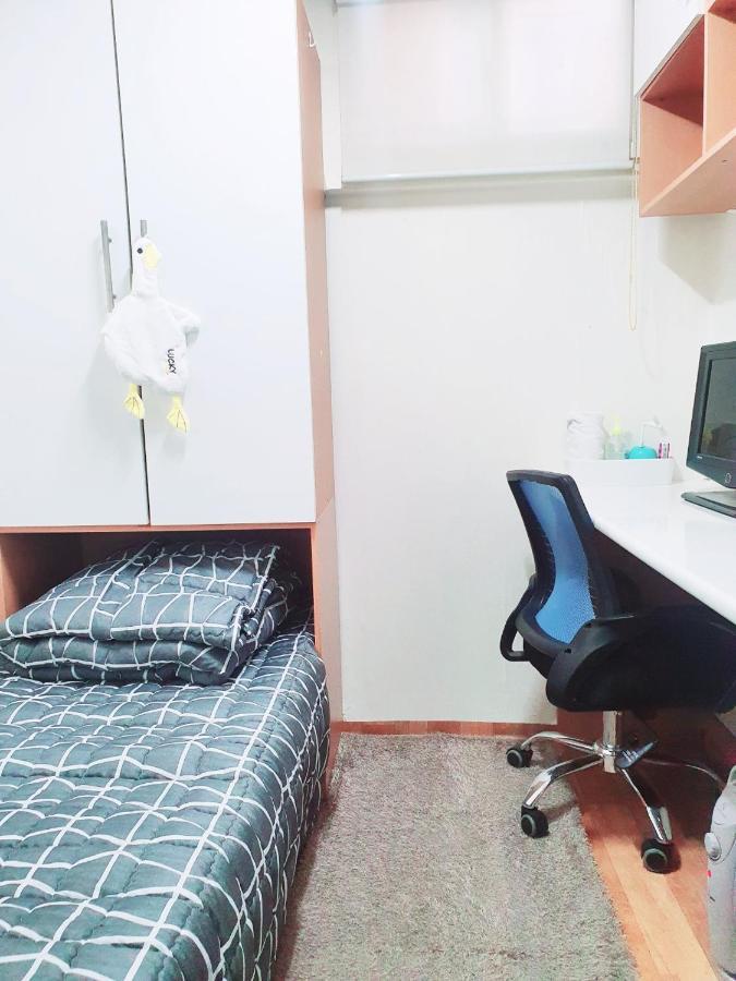 Hub House Livingtel Hostel Сеул Екстериор снимка