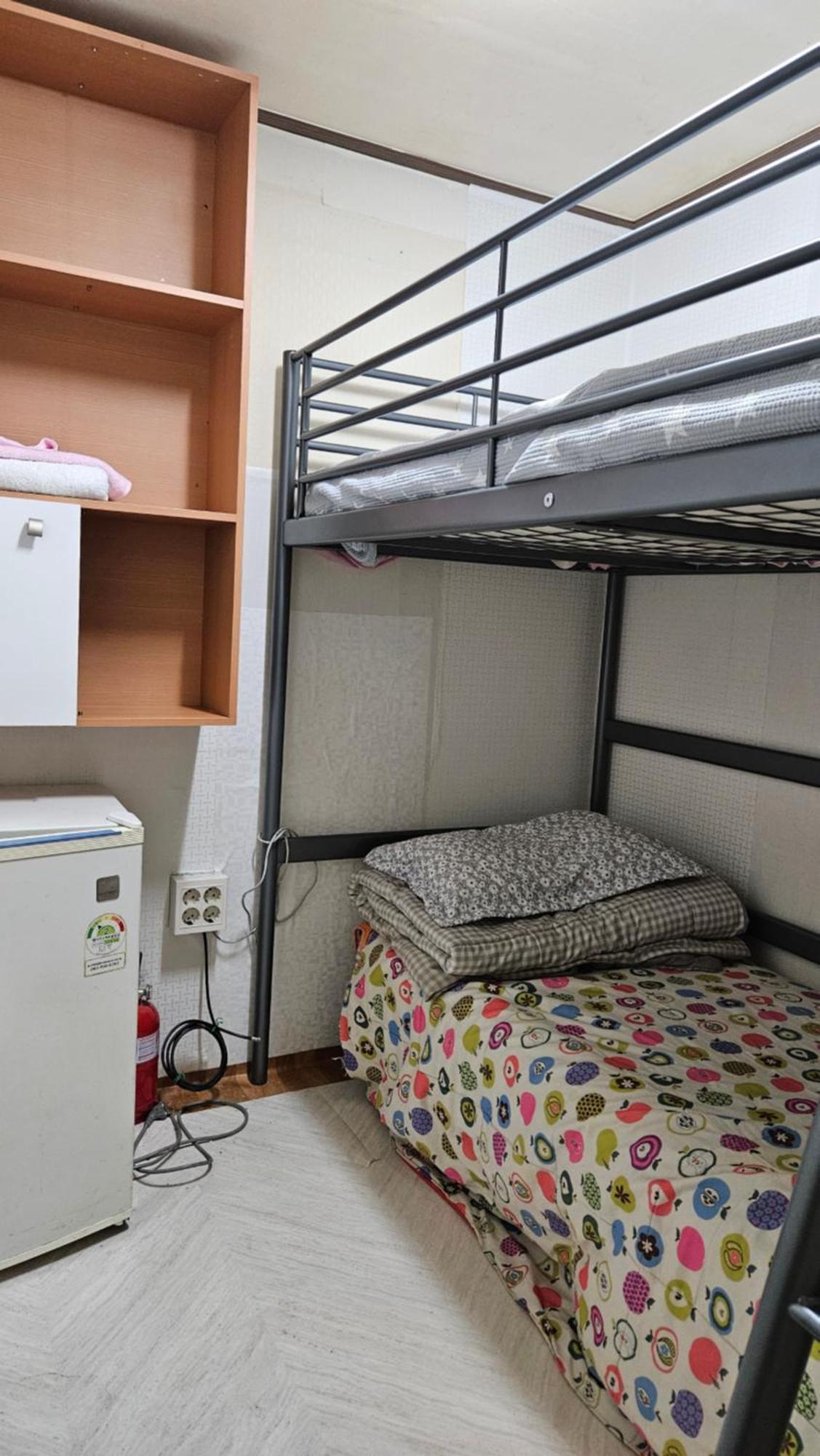 Hub House Livingtel Hostel Сеул Екстериор снимка